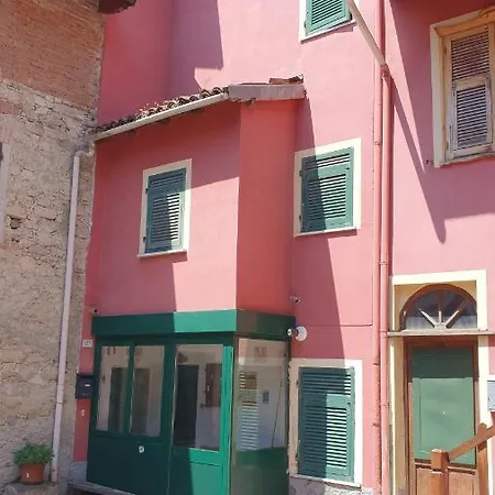 Casa Pegrini Nel Centro Storico Di Gavi