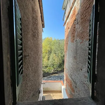 Casa Pegrini Nel Centro Storico Di * ガーヴィ