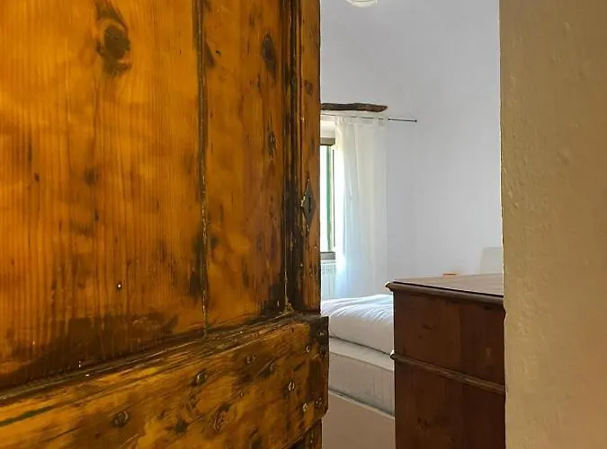 Casa Pegrini Nel Centro Storico Di Feriehus Gavi