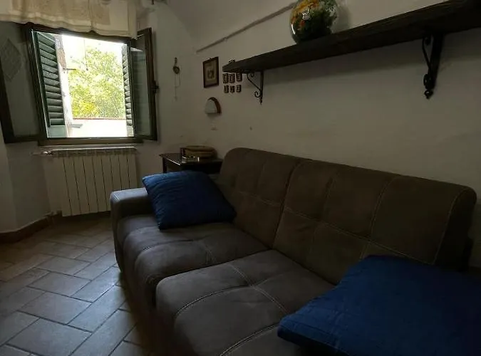 Casa Pegrini Nel Centro Storico Di Feriehus Gavi